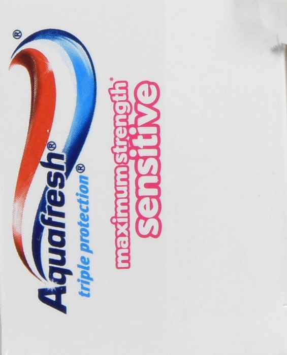 AQUAFRESH SENSITIVE MAXIMUM STRENGTH TOOTHPASTE 5.6OZ