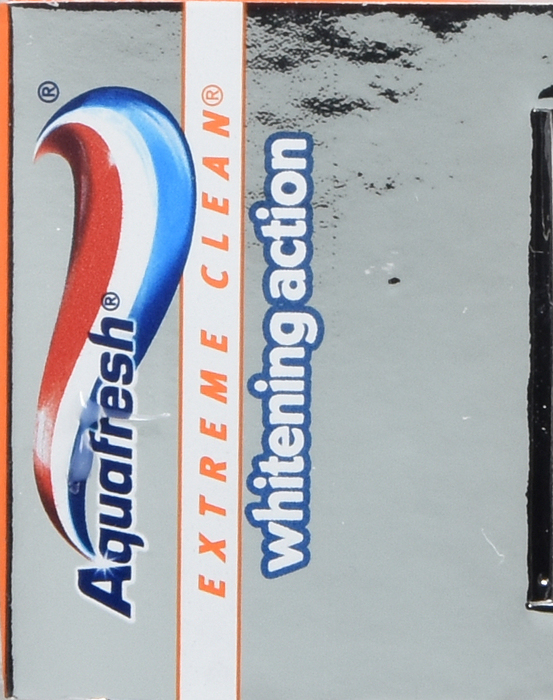 AQUAFRESH EXTREME CLEAN TOOTHPASTE WHITENING ACTION 5.6OZ